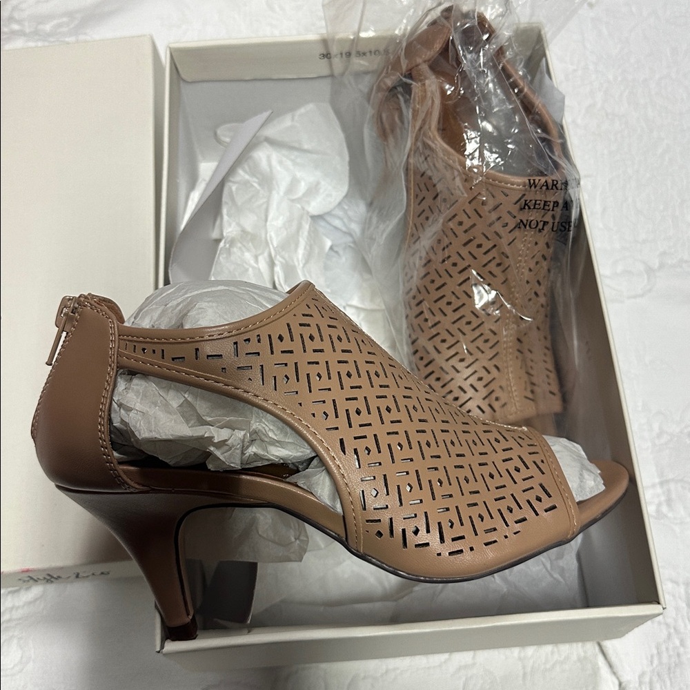 Style & Co Open Toe Nude Heel Size 7